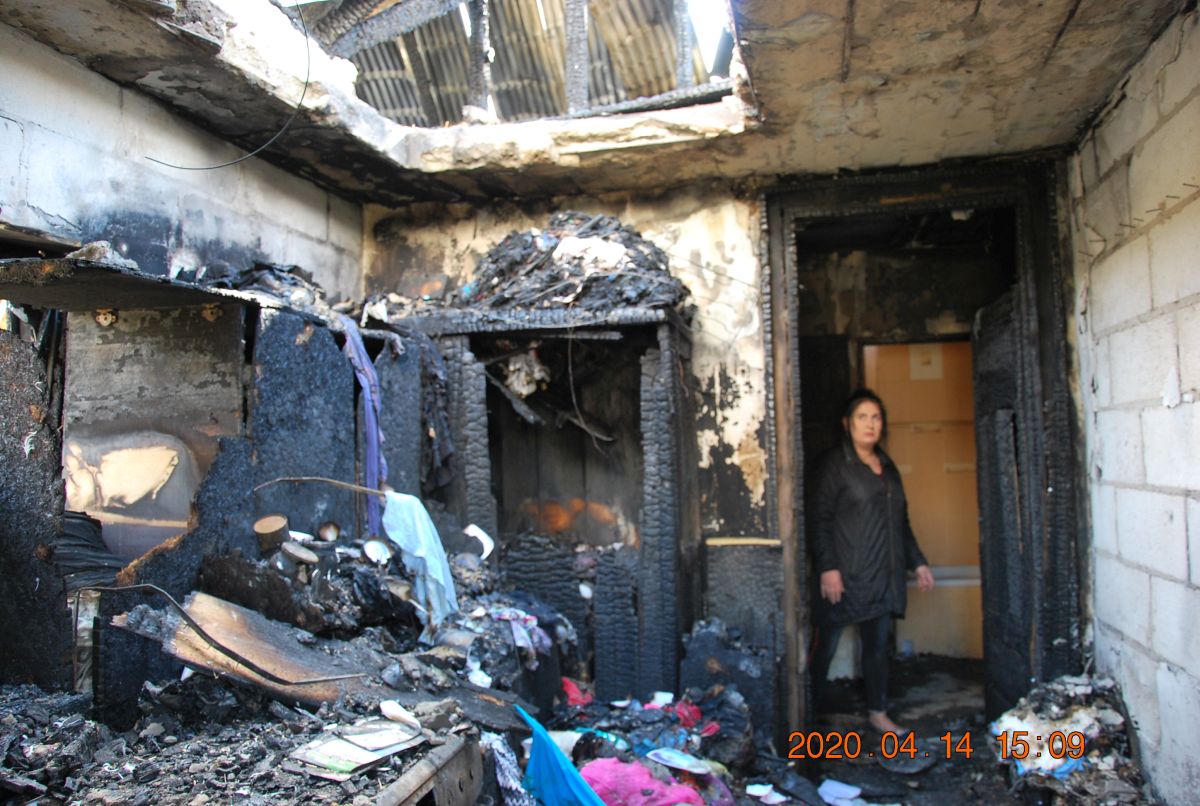 W wyniku pożaru rodzina z Łuszczowa straciła dom.